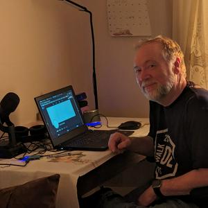 Sonic Transducer Radio